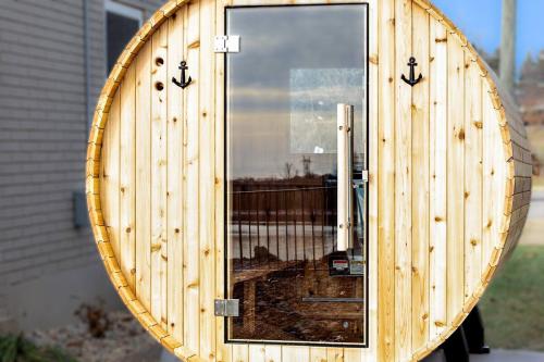 Bourbon-Riverfront-by-Charming-Vacatiion-homes-25