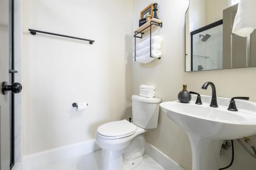 Deconess-Guest-House-by-Charming-vacation-homes-images-62