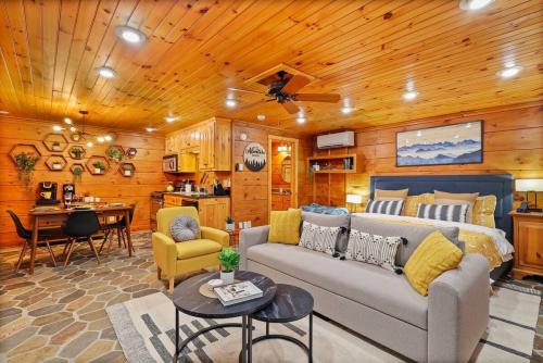 Mountain-Majesty-by-Charming-Vacation-homes-images-25